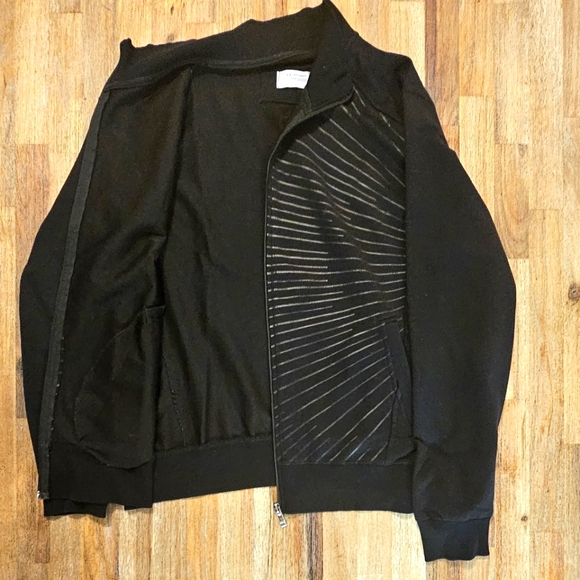 Men Checked Regular Fit Running Jacket. - Picture 3 of 8